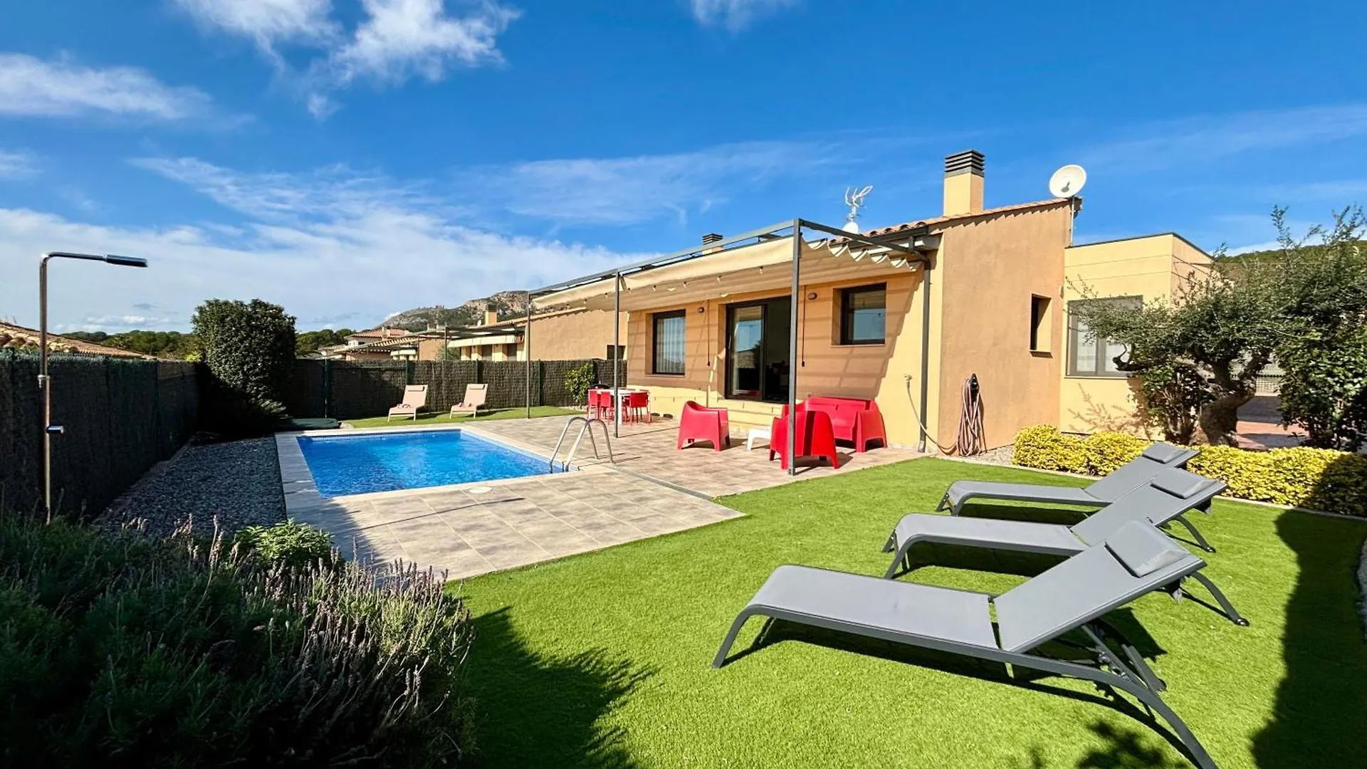 Tatil Evi Sonnige Ferienvilla Medes Mar Torroella de Montgrí İspanya